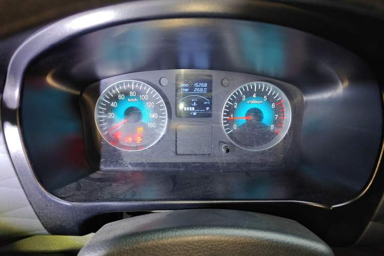 Used Jinbei Gold Hiace 2021 1.5L Passenger Vehicle Engineering Lion 6 Seats
