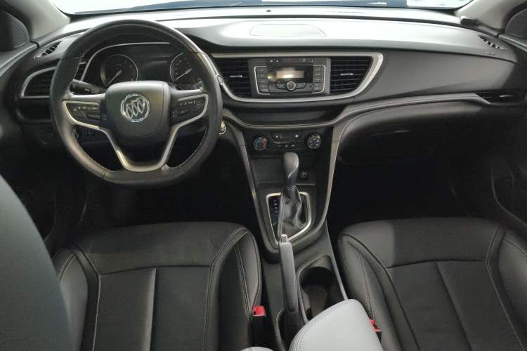 Used Buick GT 2018 18T Automatic Elite Model Center Console