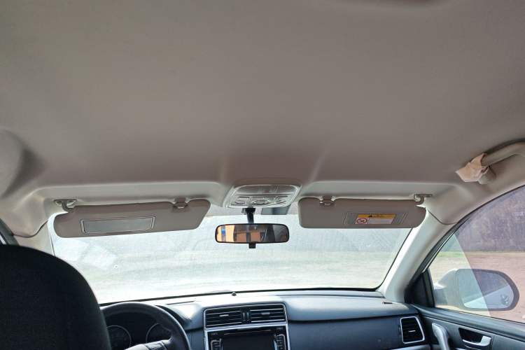 Used Haval M6 2017 1.5T Automatic Two-Wheel Drive Urban Model Headliner