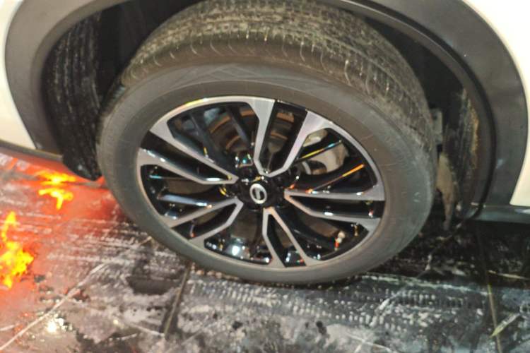 Used GAC Trumpchi GS4 PLUS 2022 270T Automatic Galaxy Edition Right Rear Wheel Hub