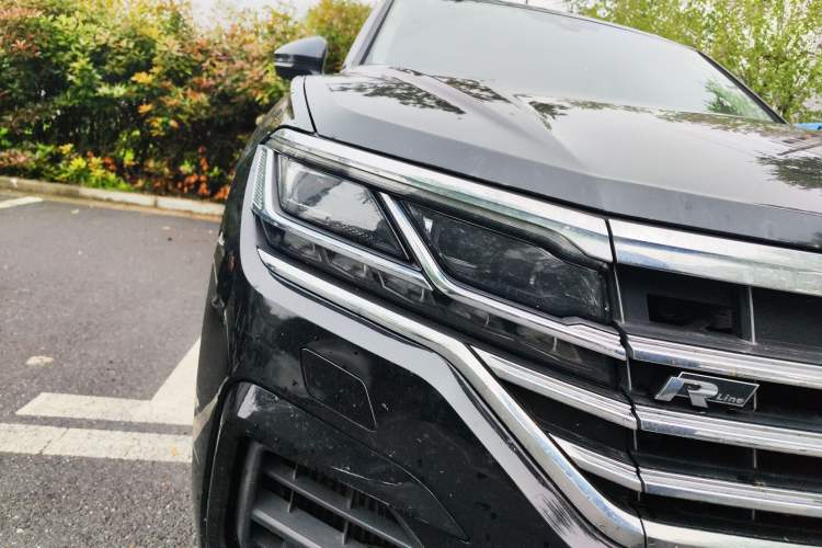 Used Volkswagen Touareg 2021 3.0 TSI Prestige Edition Classic Sport Package Right Front Headlight