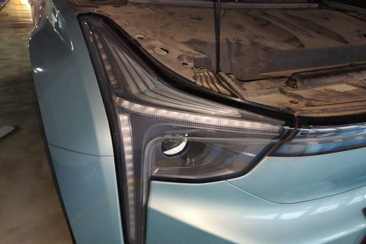 Used NETA U 2021 Pro 610 Fire-Seeking Edition Right Front Headlight