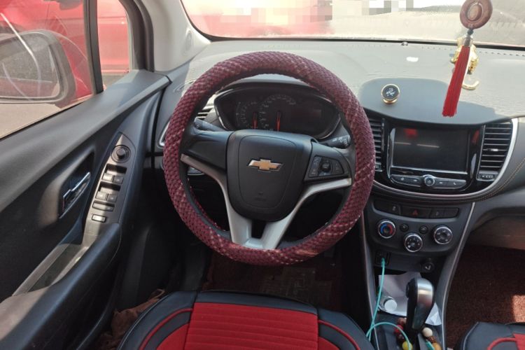 Used Chevrolet Trax 2017 1.4T Automatic Two-Wheel Drive Luxury Version Steering Wheel