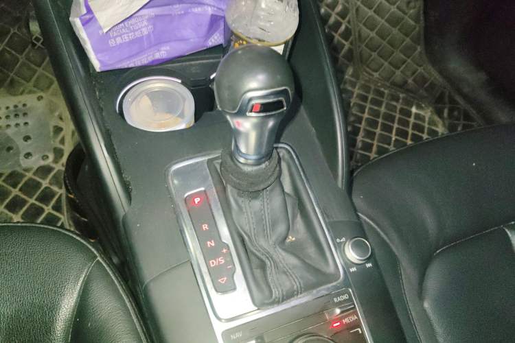 Used Audi A3 2015 Limousine 40 TFSI Automatic Comfort Model Gear Lever