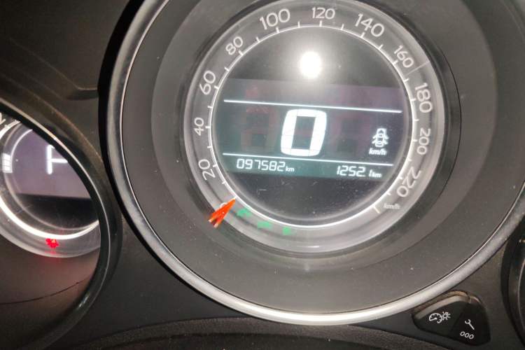 Used Citroen C4L 2016 1.2T Automatic Elite Model Odometer Close Up