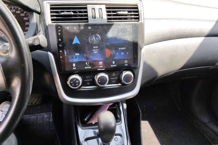 Used Nissan Tiida 2016 1.6L CVT Cool Dynamic Edition