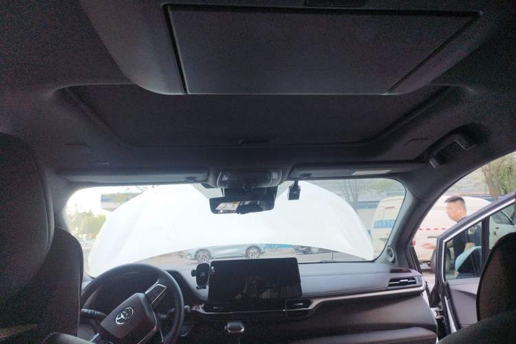 Used Toyota SIENNA 2021 2.5L Hybrid Platinum Edition
