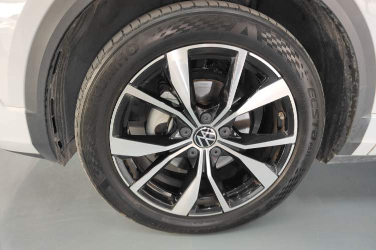 Used Volkswagen T-ROC 2023 300TSI DSG Two-Wheel-Drive Chen Guang Edition Exterior 4