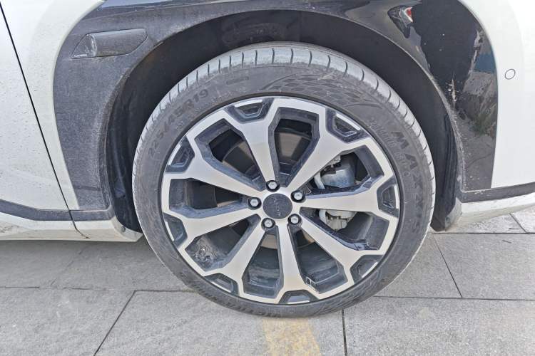 Used AION V 2024 Aion Tyrannosaurus 650 LiDAR Edition
