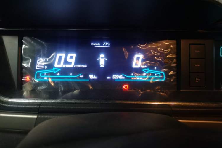 Used CHANGAN KAICHENG Oushang A600 2016 1.5L Manual Luxury 7-Seater Odometer Close Up