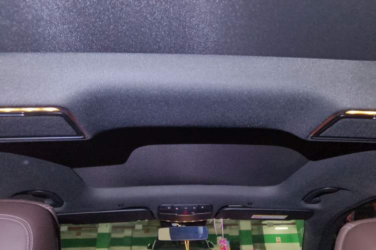 Used Mercedes-Benz GLC 2020 Facelift GLC 300 L 4MATIC Dynamic Edition Headliner