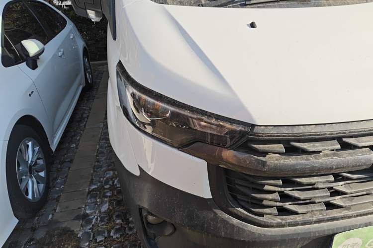 Used Ford Transit 2023 2.0T Gasoline Manual-Transmission Multi-Purpose Commercial Vehicle Mid-Drive Mid-Roof 5/6 Seats Right Front Headlight