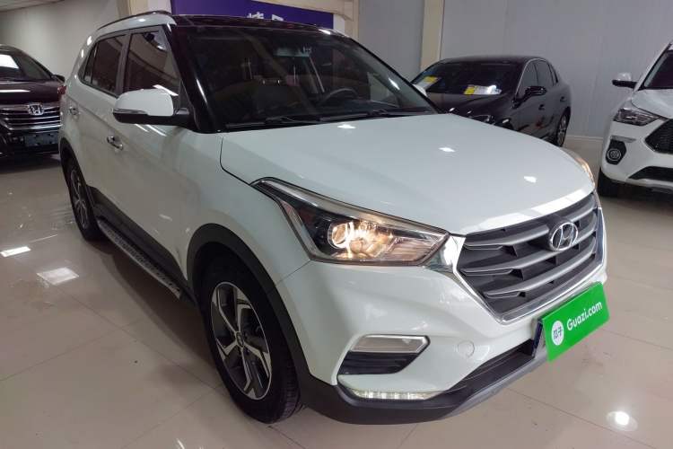 Used Hyundai ix25 2017 1.6L Automatic Smart Version Front Right 45 Deg