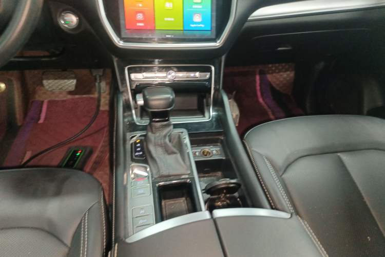 Used Roewe RX8 2019 30T Two-Wheel Drive Supreme Flagship Edition
