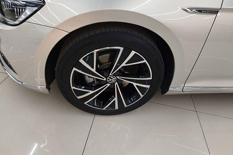 Used Volkswagen Magotan 2021 330TSI DSG 30th Anniversary Edition Exterior 4