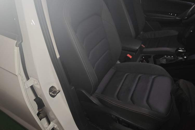 Used Volkswagen Tayron 2022 280TSI Two-Wheel Drive Luxury Smart Connectivity Version
