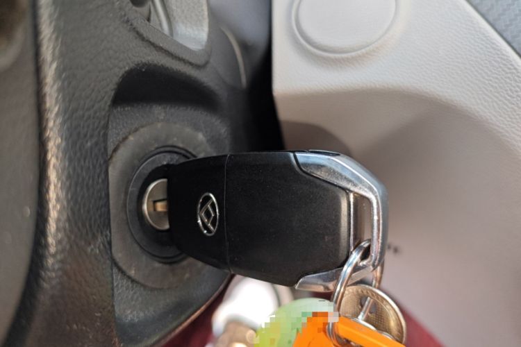 Used SAIC MAXUS Xintu V90 2020 2.0T AMT Yunjie Edition Front-Wheel Drive Rear Single Tire Short Wheelbase Mid-Height 6-Seater Vehicle Key