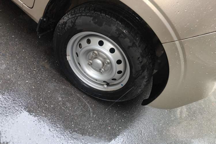 Used Wuling Hongguang V 2022 1.5L Jingqu Version Hydraulic Power Steering LAR