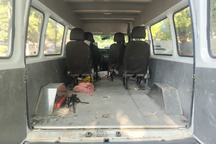 Used JMC Transit 2019 2.8T Commercial Version Long Wheelbase Mid-Roof 6-Seater Rear Single Tire China VI Emission Standard – JX493