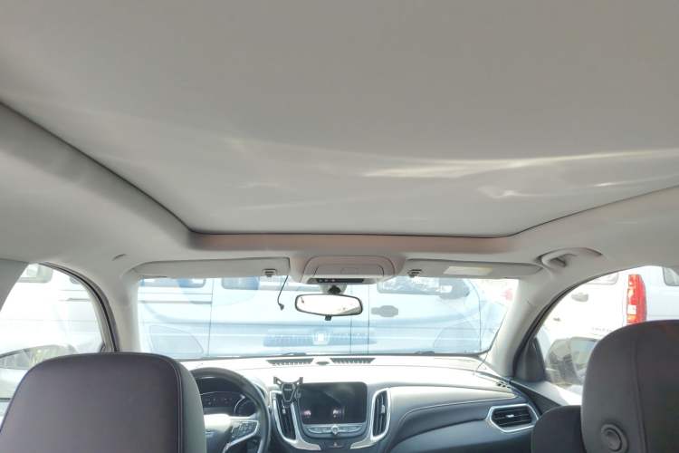 Used Chevrolet Equinox 2019 Redline 550T Automatic All-Wheel-Drive RS Model China VI Standard Headliner