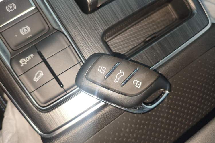 Used Roewe RX5 2025 PLUS 330TGI Automatic Trendsetting Smart Edition Interior 1