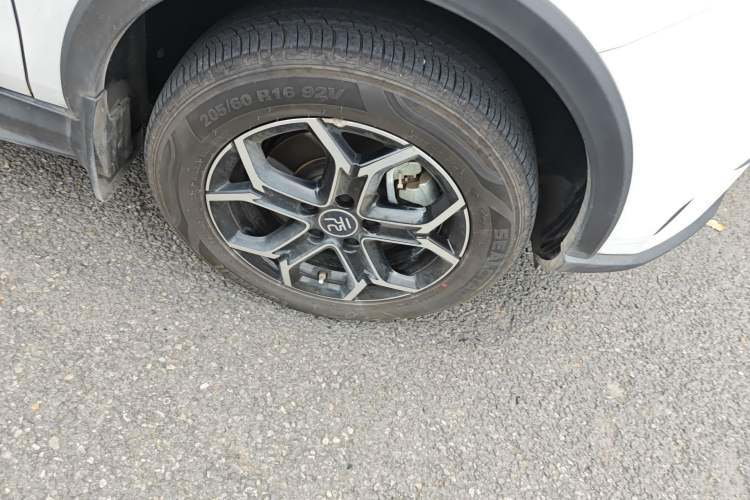 Used BYD Yuan Pro 2021 401 km Deluxe Version Right Front Wheel Hub