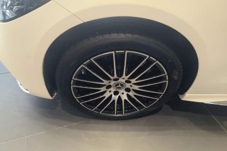 Used Mercedes-Benz C-Class 2025 Facelift C 260 L Sport Edition
