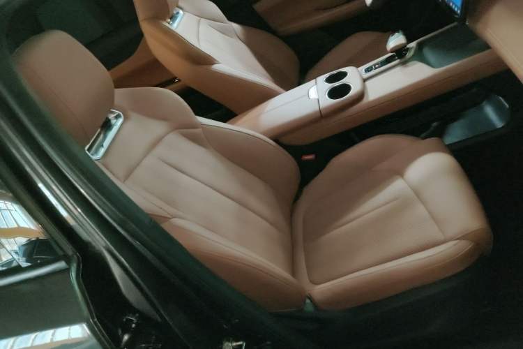 Used CHANGAN UNI-Z New Energy 2024 Blue Whale Smart Electric iDD 125km Leading Model Right Front Seat