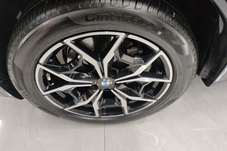 Used BMW X3 2023 xDrive25i M Sport Package Left Front Wheel Hub