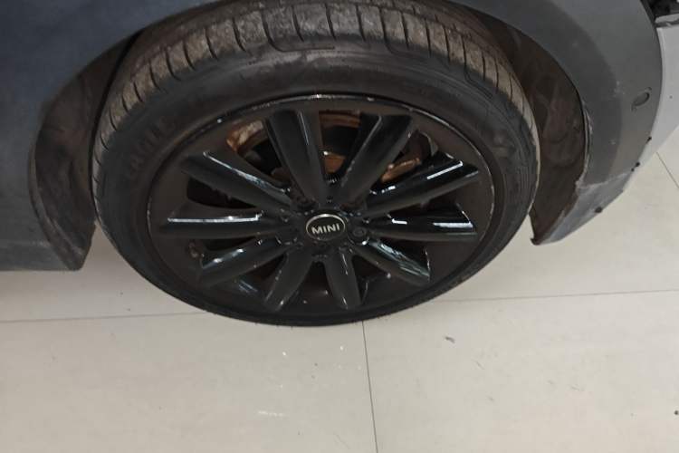 Used MINI 2021 1.5T COOPER Artist Five-Door Edition Right Front Wheel Hub