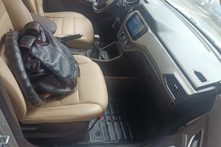 Used Wuling Hongguang 2018 1.5L S Comfort Model L2B Right Front Seat