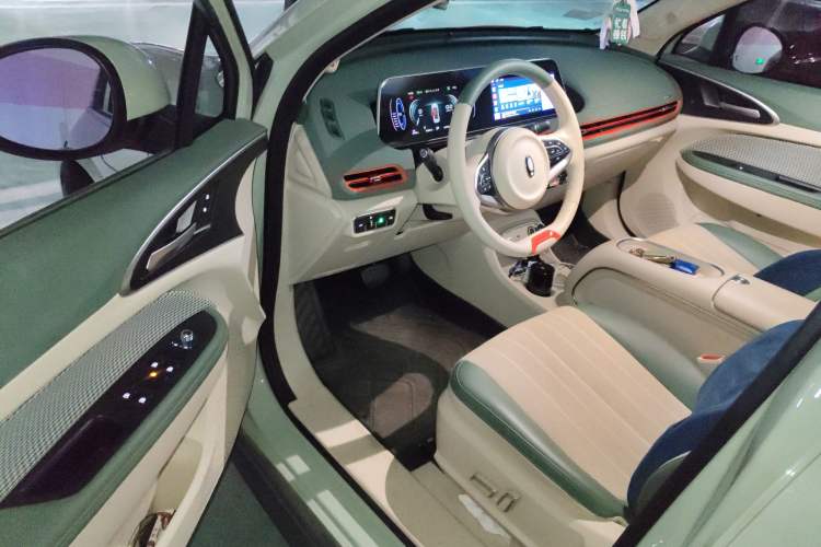 Used ORA Good Cat 2023 401 km Standard Range Premium Version Lithium Iron Phosphate