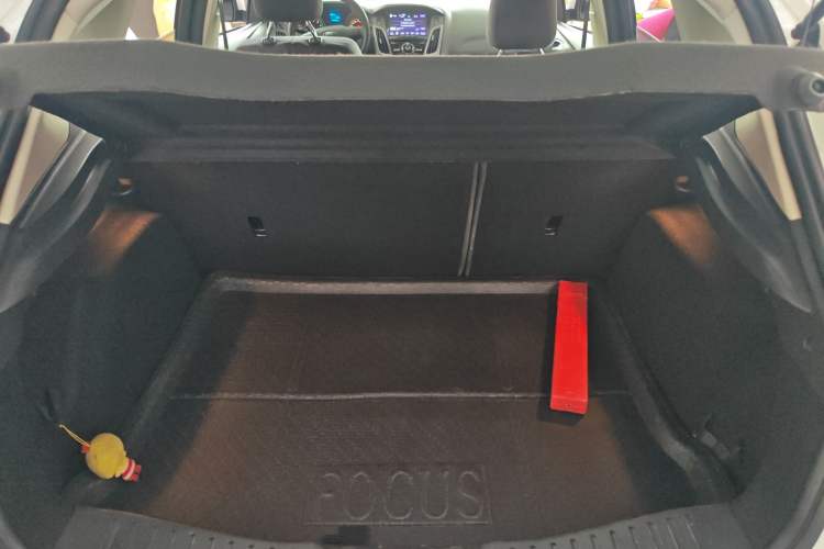 Used Ford Focus 2012 Hatchback 1.6L Automatic Comfort Model Trunk