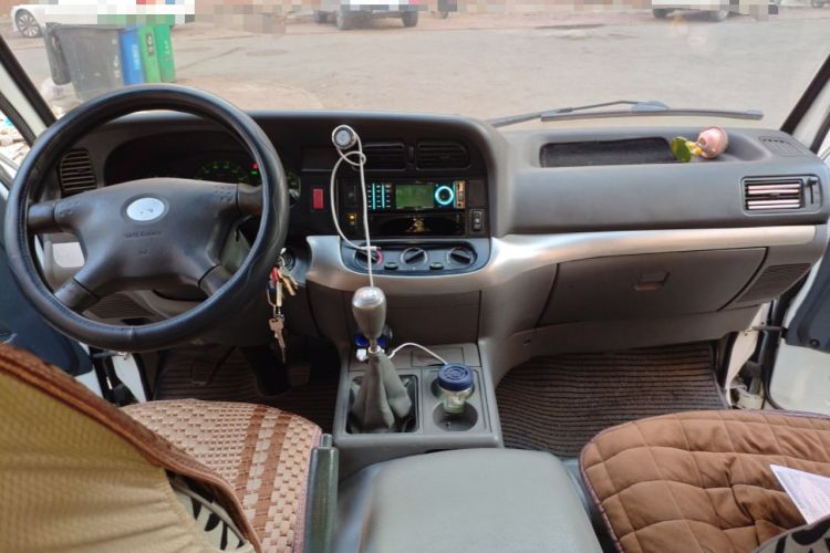 Used Jinbei Hiace 2014 2.0L 5th-Gen Power King Comfort Version V19
