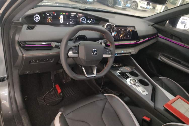 Used Changan UNI-V 2023 1.5T Prestige Model