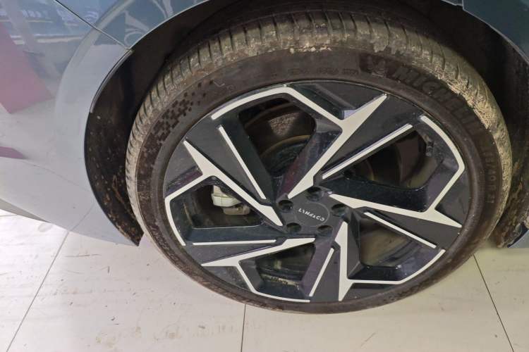 Used Lynk & Co Z10 2025 95 kWh 702 km All-Wheel Drive Intelligent Driving Ultra