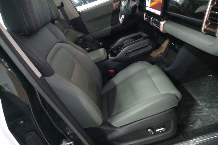 Used iCAR 03 2024 401km Range Two-Wheel Drive Standard Yuechao Version Right Front Seat