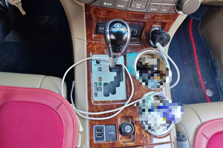 Used Toyota Highlander 2011 2.7L Two-Wheel Drive 7-Seater Luxury Edition
