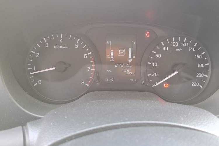 Used Nissan Navara 2017 2.5L Automatic 2WD Luxury Edition QR25
