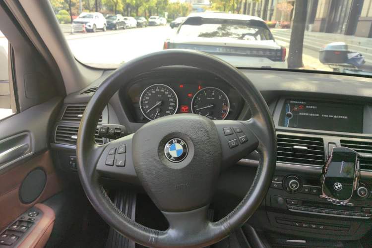 Used BMW X5 2011 xDrive35i Leading Model Steering Wheel