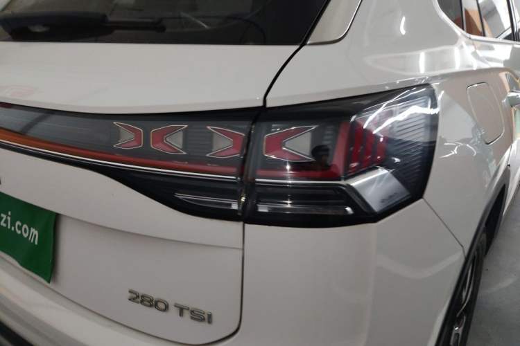 Used Volkswagen Tayron 2023 280TSI Two-Wheel-Drive Luxury Plus Advanced Version
