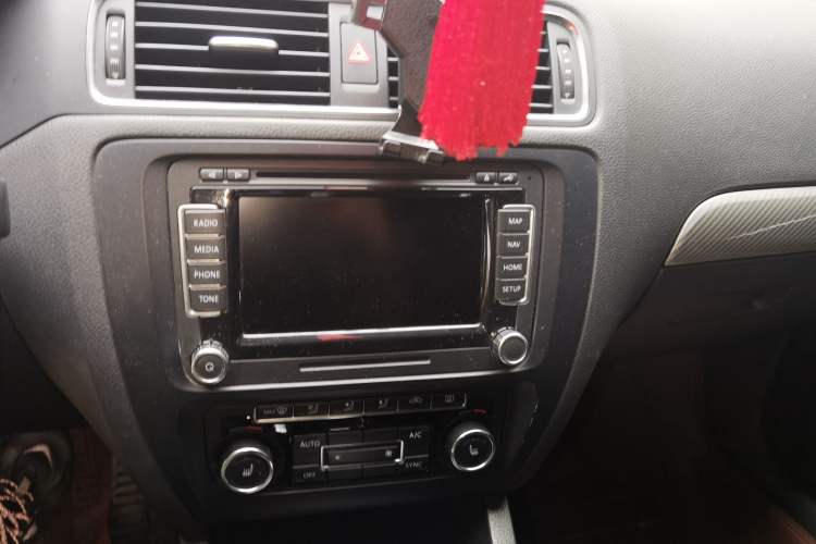 Used Volkswagen Sagitar 2013 2.0 TSI GLI Audio And AC Panel