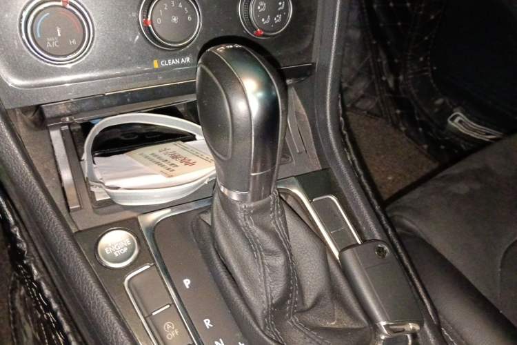 Used Volkswagen Golf 2019 280TSI DSG Luxury Version China VI Standard Gear Lever
