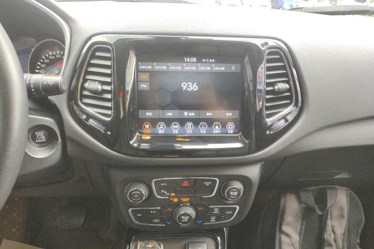 Used Jeep Compass 2019 220T Automatic Family Edition
