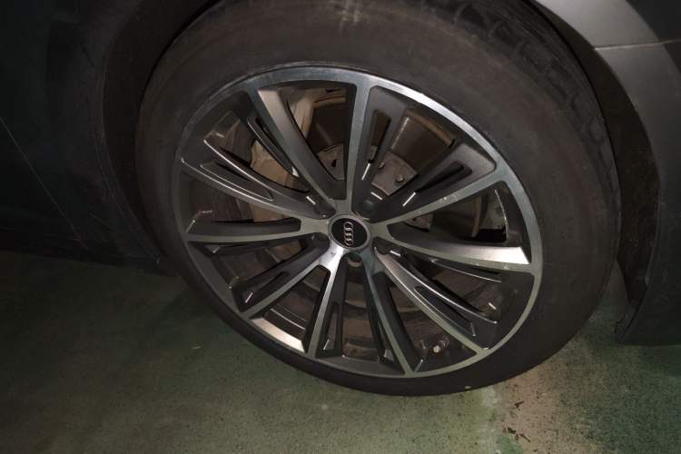 Used Audi A6 2021 allroad quattro Explorer 55 TFSI Prestige Off-Road Model Right Front Wheel Hub