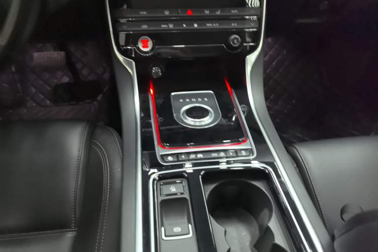 Used Jaguar XEL 2019 2.0T 200 PS Deluxe Edition