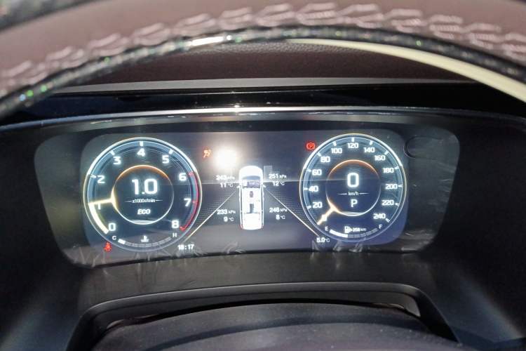 Used GAC Trumpchi M8 2021 Lingxiu Series 390T Deluxe Edition Instrument Cluster