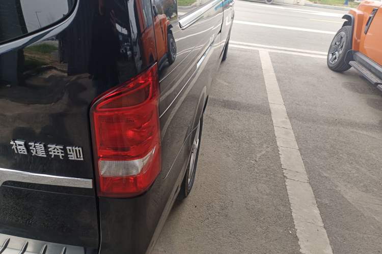 Used Mercedes-Benz Vito 2018 2.0T Elite Version 7 Seats China VI Emission Standard