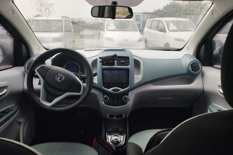 Used CHANGAN Benni E-Star 2021 National Edition Colorful Version Lithium Iron Phosphate (31.86 kWh) Center Console