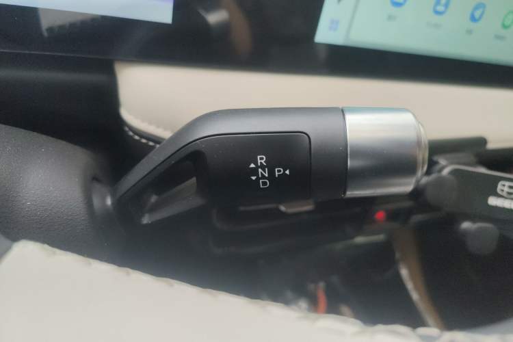 Used Geometry E Firefly 2024 401 km Fluorescent